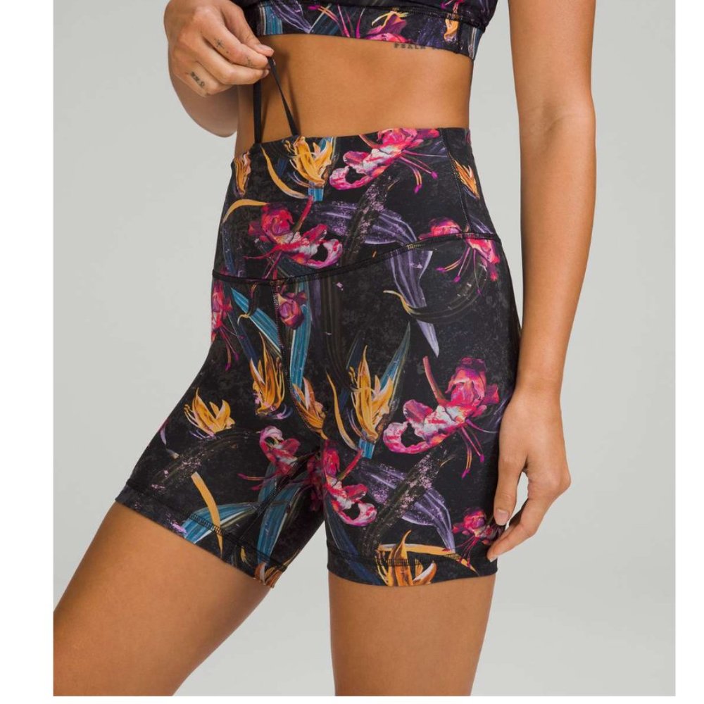 LULULEMON Black Pink Floral Wunder Train 6" High-Rise Short 4